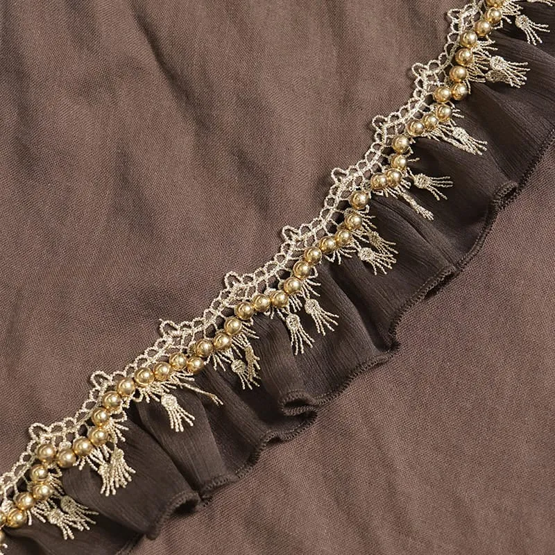 Gothic-Rüschenrock für Damen mit unregelmäßigem Saum und Rosenmuster.