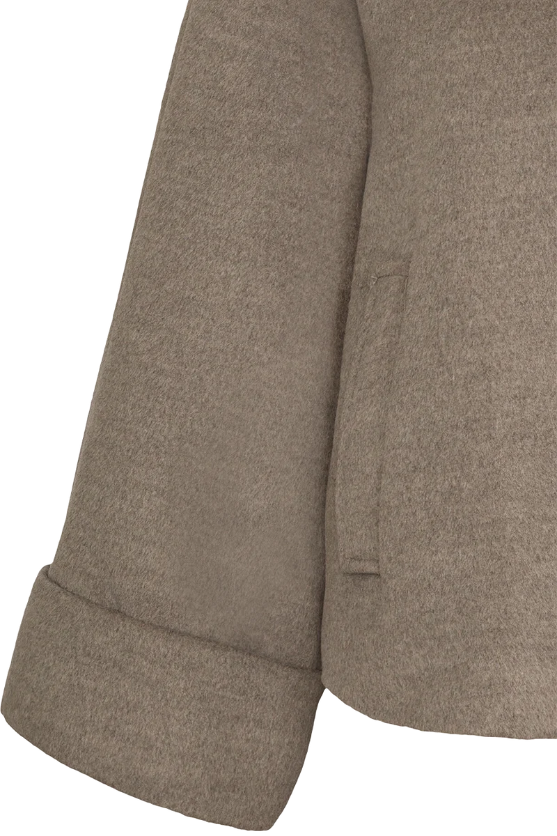 Damen Trachtenjacke im Capestil mit Schnalle