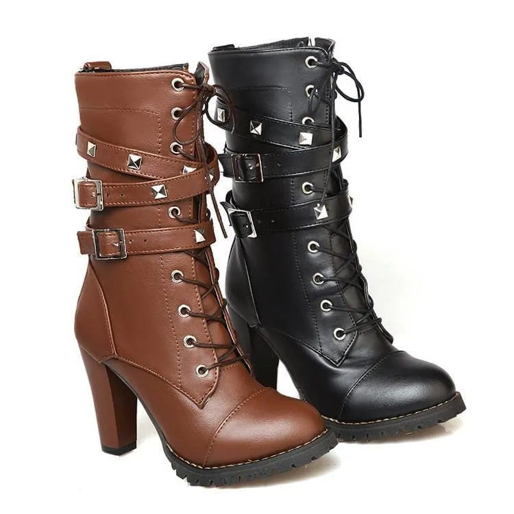 Damenstiefel mit Punk-Nieten und Schnürung
