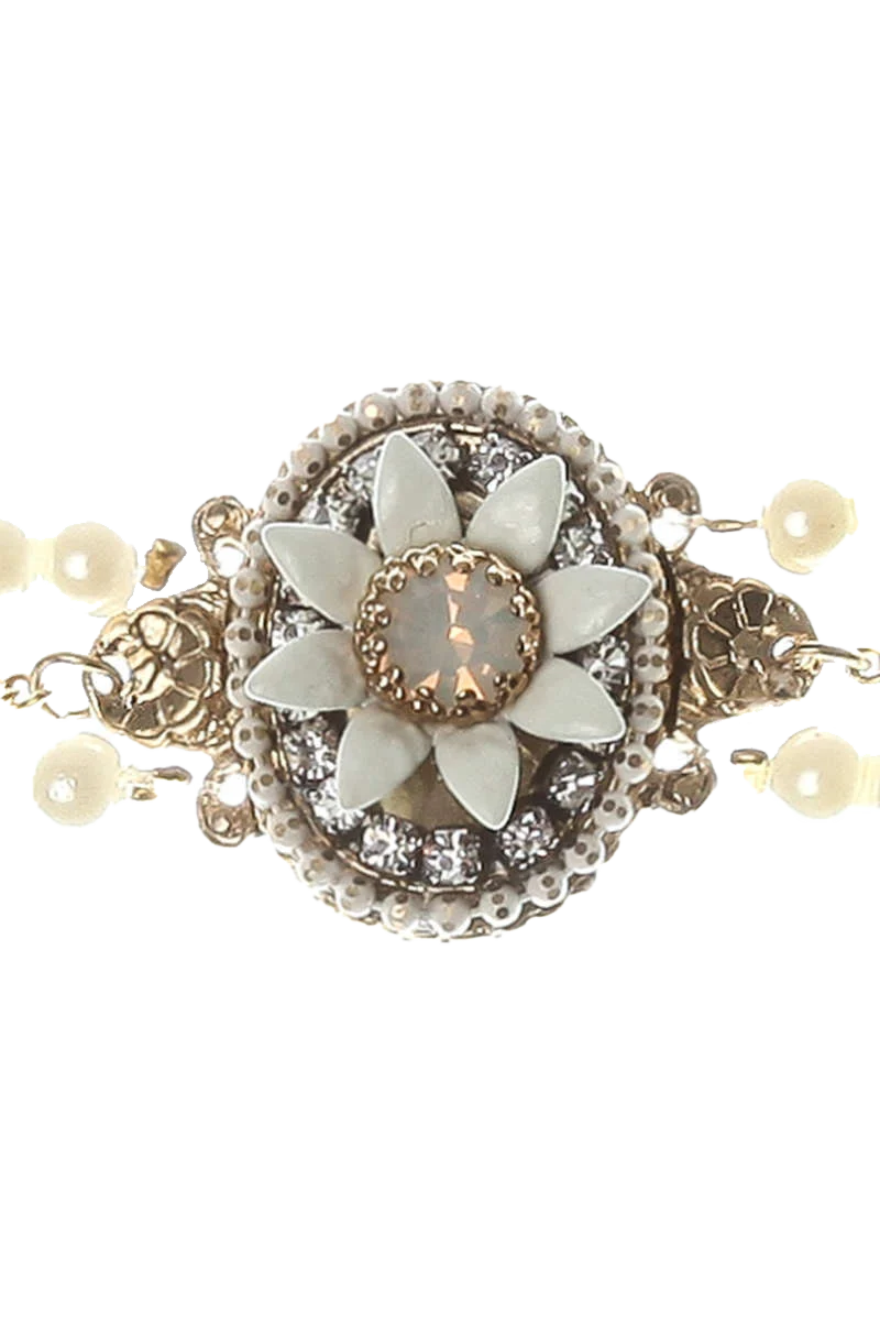Dirndl Collier mit Edelweissmedaillon und Perlenschnüren