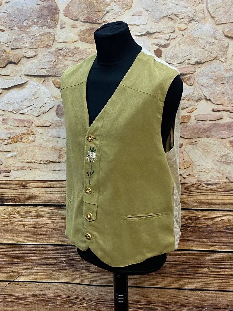 Vintage Trachtenweste Oliv mit Edelweiß Stickerei – Gr. 52