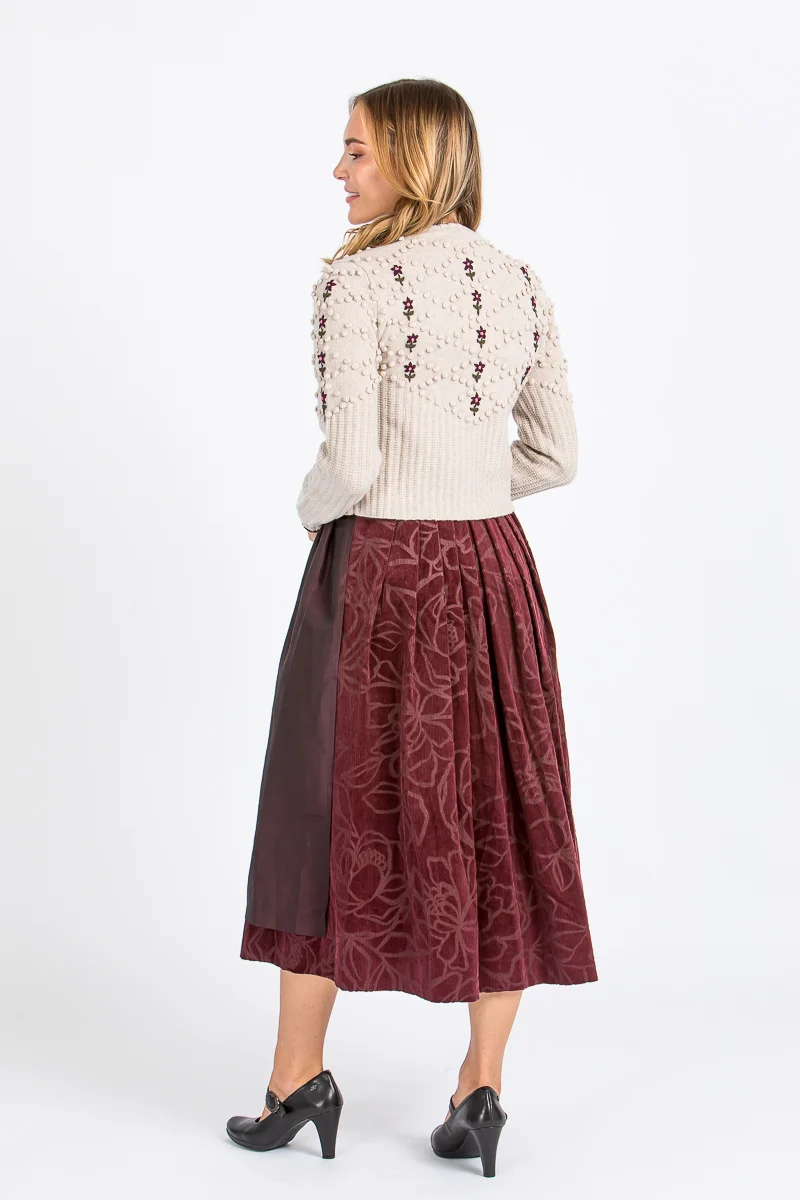 Fei scho schee Strickjacke beige geblümt