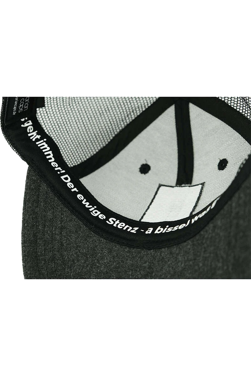 Snapback Cap mit Portrait vom 'Monaco-Franze' auf Filz