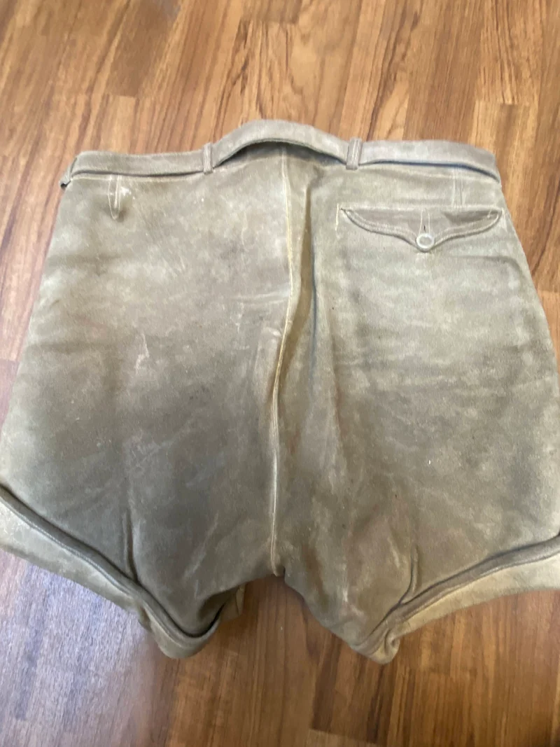 Kurze Lederhose 60er Doppelzipp Eichenlaub grau Bayern Rothenburg Unikat