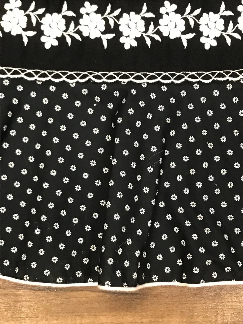 70er Jahre Vintage Boho Maxirock Schwarz Weiß Blümchenprint Gr. 34