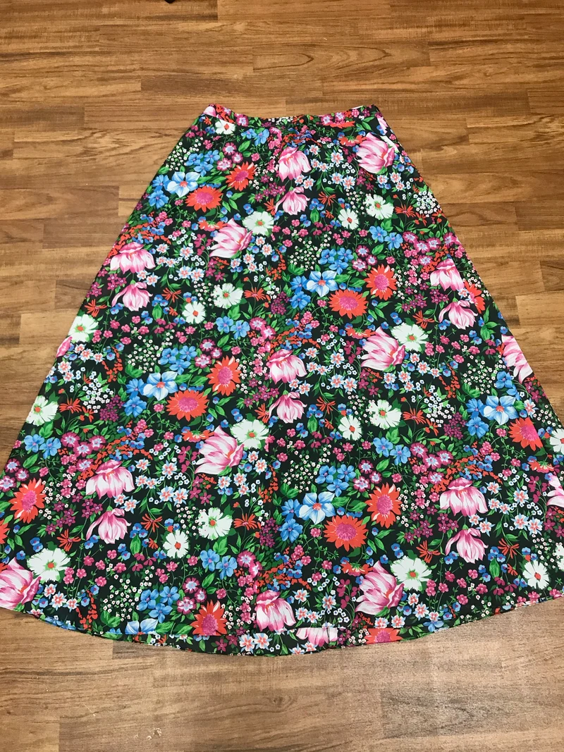 Vintage Maxirock mit Blumenprint – schwarz bunt, Größe ca. 40 (Boho Stil)