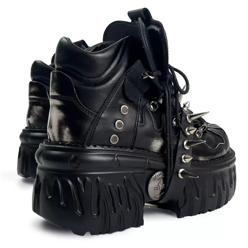 Punkrock-Plateauschuhe für Herren mit Nieten und klobiger Sohle