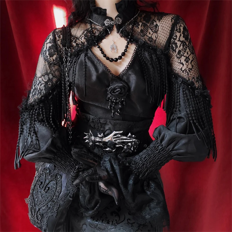 Gothic-Langarmshirt mit Quasten und Cut-Out für Damen