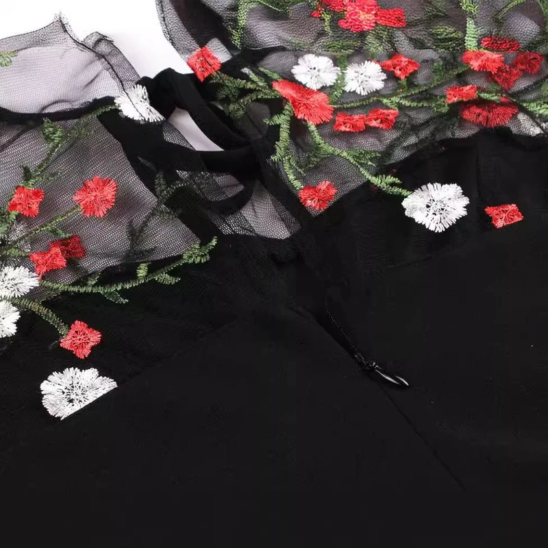 Gothic-Flitterwochenkleid aus besticktem Mesh mit Blumenmuster für Damen