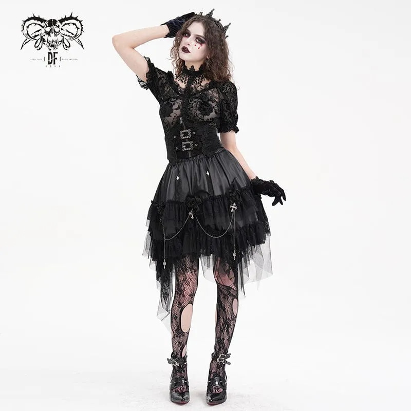 Gothic-Rock mit Kreuzkette und Spitze und unregelmäßigem Saum für Damen