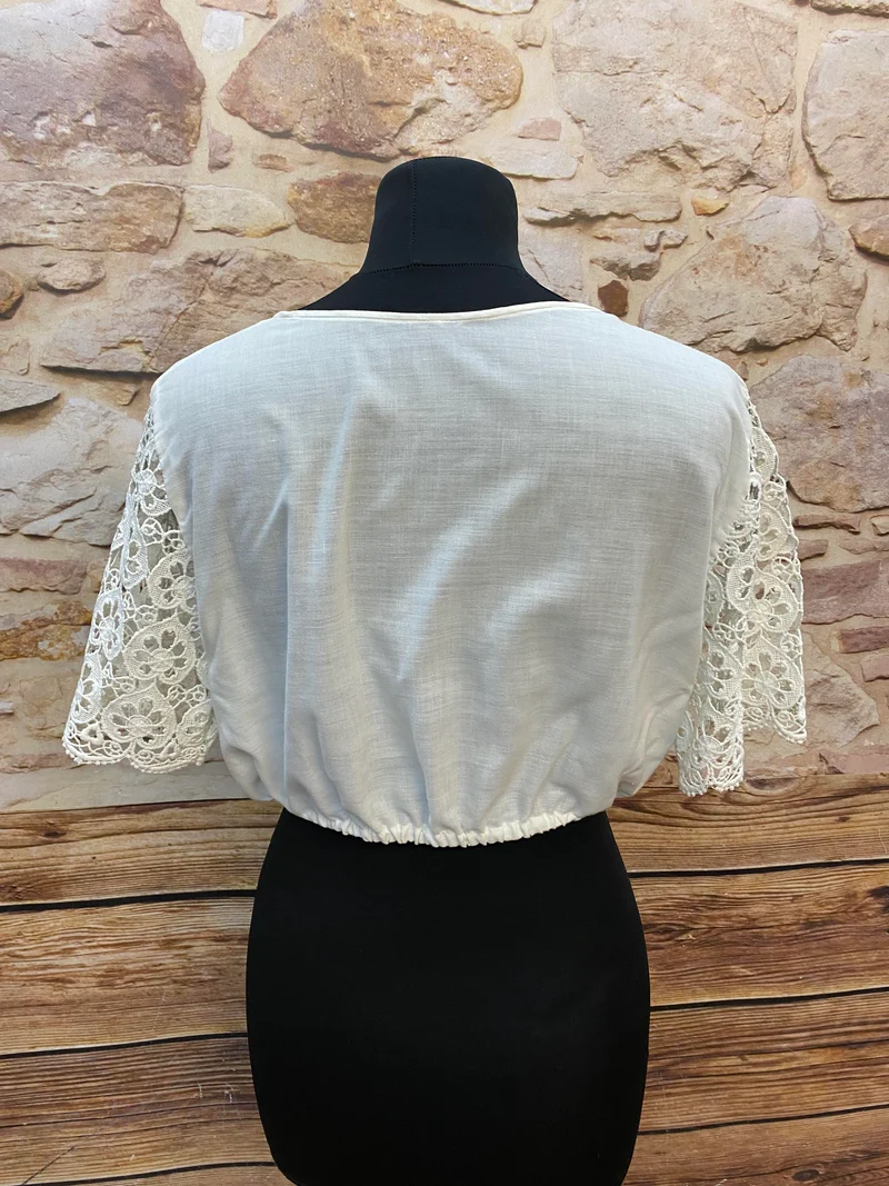 Vintage Dirndlbluse Damen 40 – Creme mit Häkelspitze