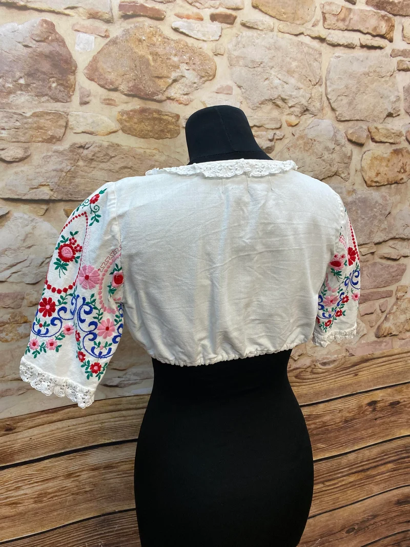 Vintage Dirndlbluse Damen – Bestickt mit Blumenärmeln (70er–80er)