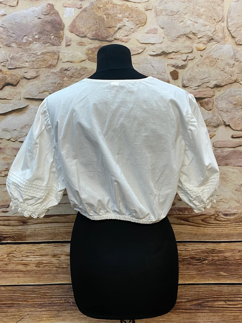 Dirndlbluse Damen Weiß Baumwolle – Klassisch mit Spitze & Biesen