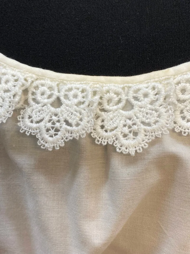 Dirndlbluse Damen Weiß Vintage – lange Spitzenärmel Gr. 40