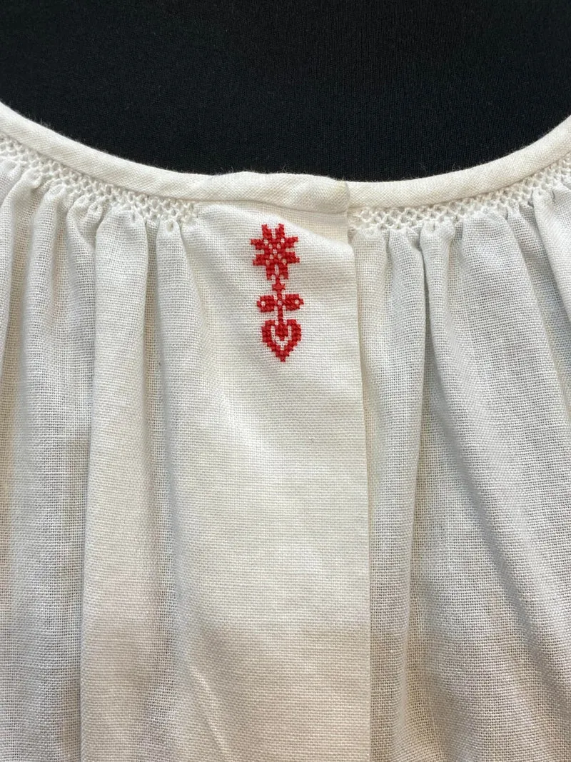 Vintage Dirndlbluse weiß mit Stickerei Gr. 44 – Trachtenbluse
