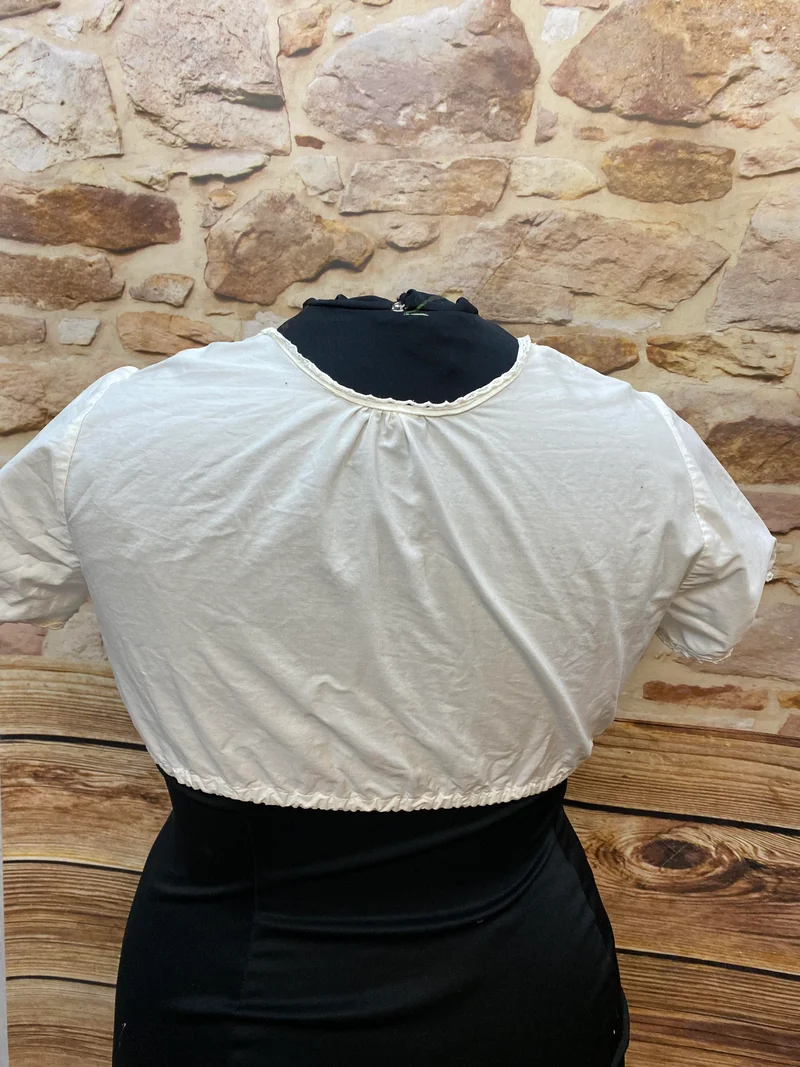 Vintage Dirndlbluse weiß - Häkelspitze, Gr. 46