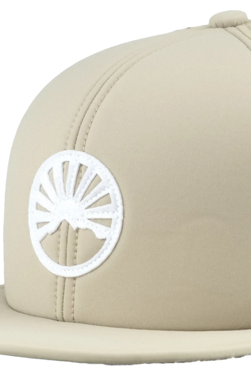 Unisex Snapback-Cap mit Gipfelstürmer-Design und Quetschfunktion