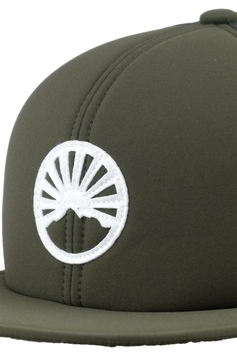 Unisex Snapback-Cap mit Gipfelstürmer-Design und Quetschfunktion
