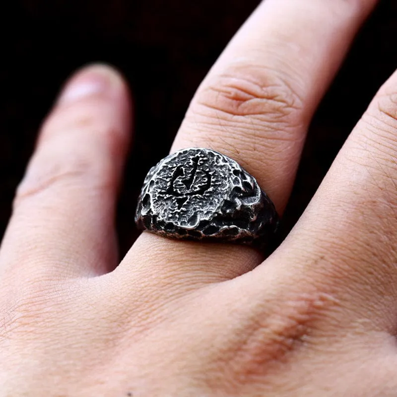 Herren-Punk-Ring mit unregelmäßigem Steinimitat