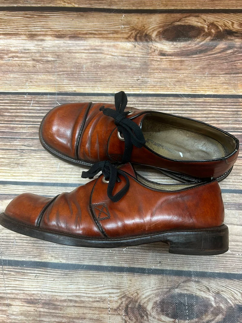 Vintage-Schuhe – 70er Jahre Echtleder in Braun, Gr. 42