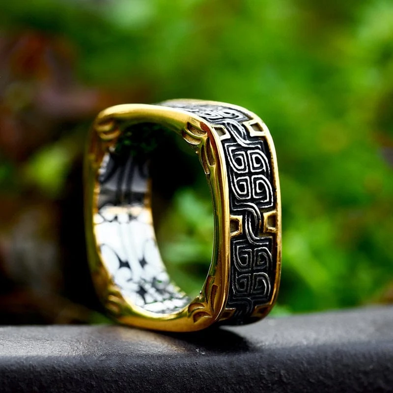 Herren-Punk-Ring in Kontrastfarbe, quadratisch