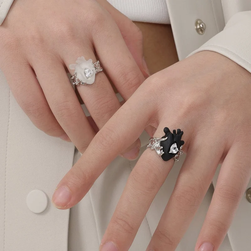 Frauen-Punk-Herz-Zirkon-offener Ring