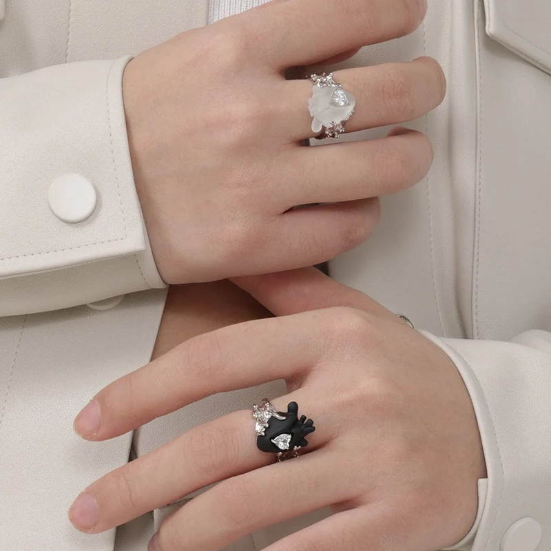 Frauen-Punk-Herz-Zirkon-offener Ring