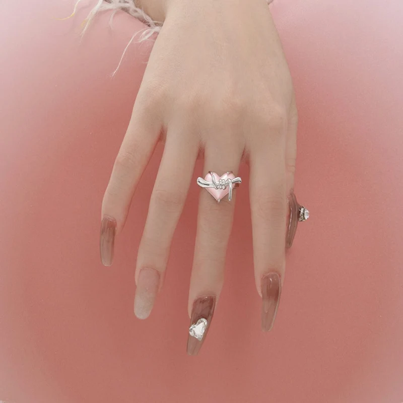 Grunge-Rosa-Herz-Ring der Frauen
