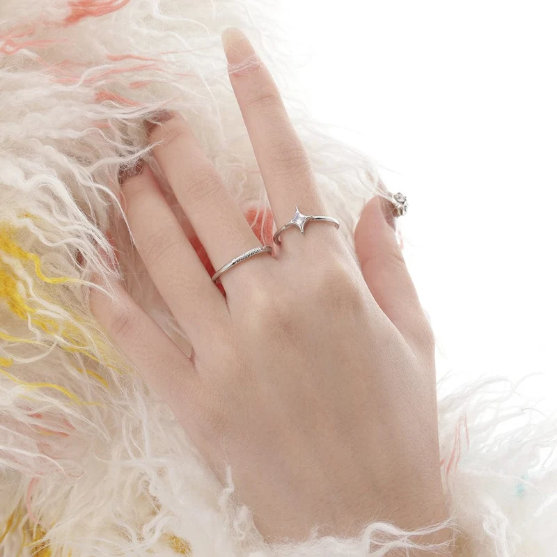 Offene Ringe des Schmutz-Zirkon-Sterns der Frauen