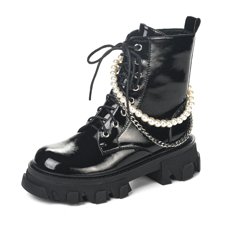 Damen Gothic Punk Stiefel mit eckiger Zehenpartie und Perlenkette