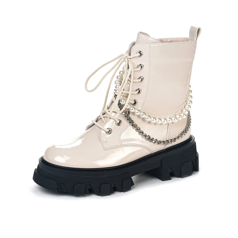 Damen Gothic Punk Stiefel mit eckiger Zehenpartie und Perlenkette