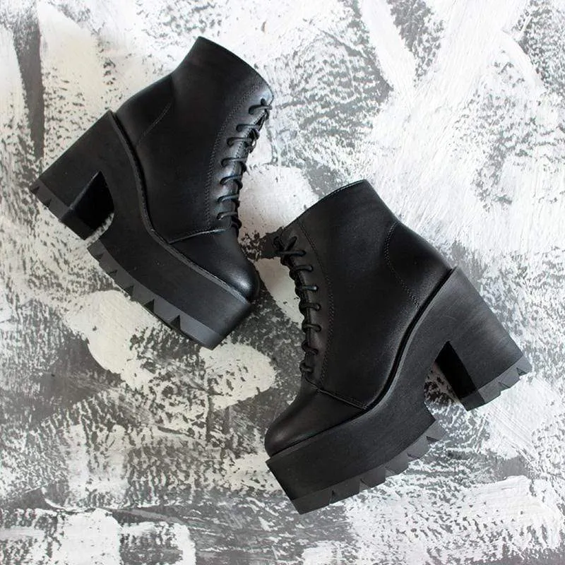 Gothic-Punk-Schnürstiefel mit klobigem Absatz für Damen