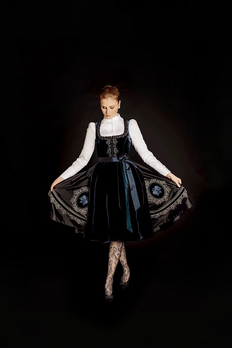 Medaillon-Dirndl
