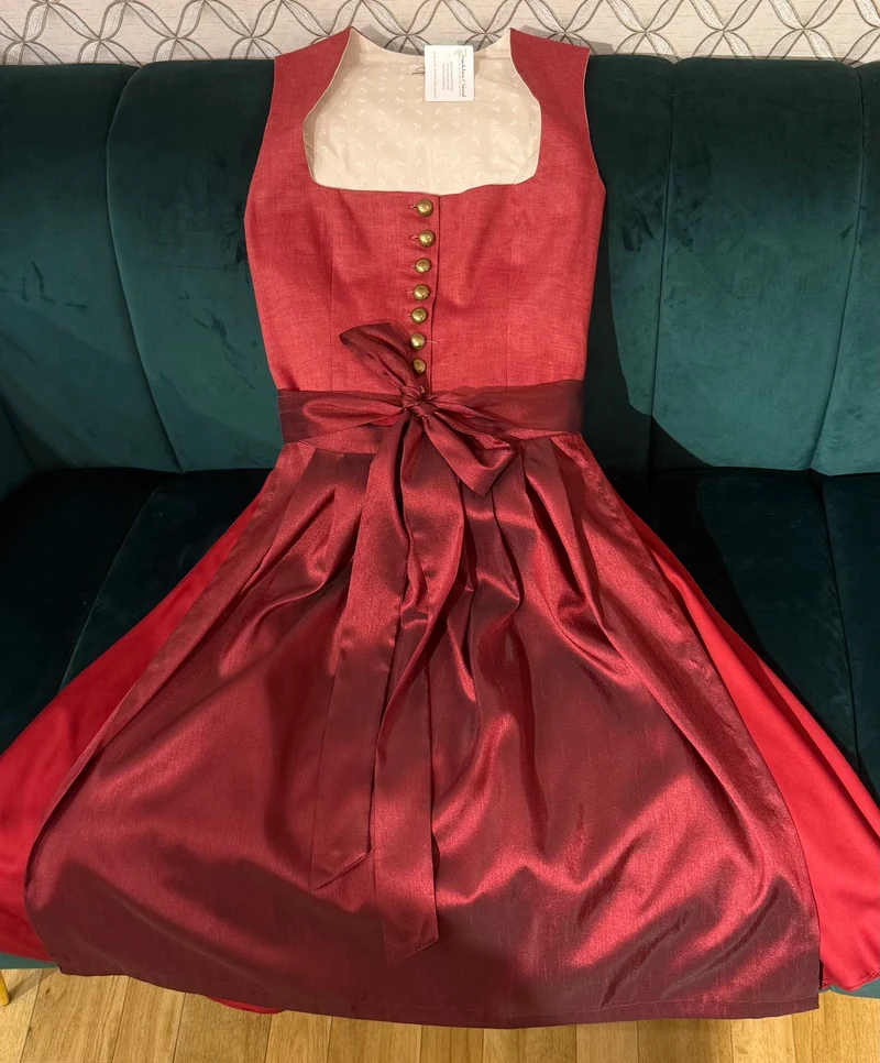 Dirndl Goldstich rot/bordeaux 70cm