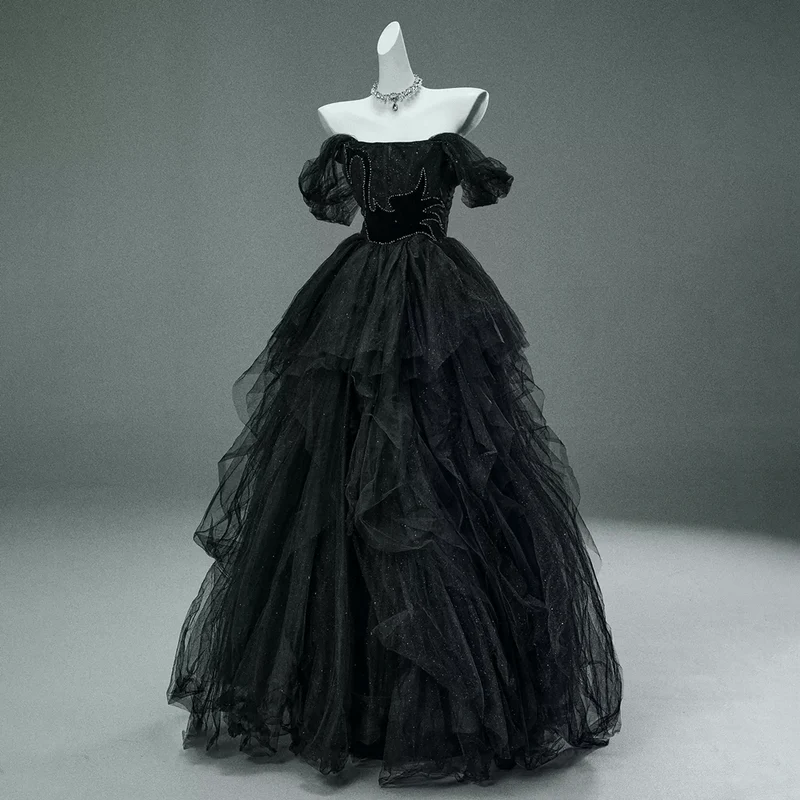 Maßgeschneidertes gotisches schwarzes Schwanen-Abendkleid mit Glitzer, mehrlagig aus Tüll, trägerlos, Hochzeitskleid