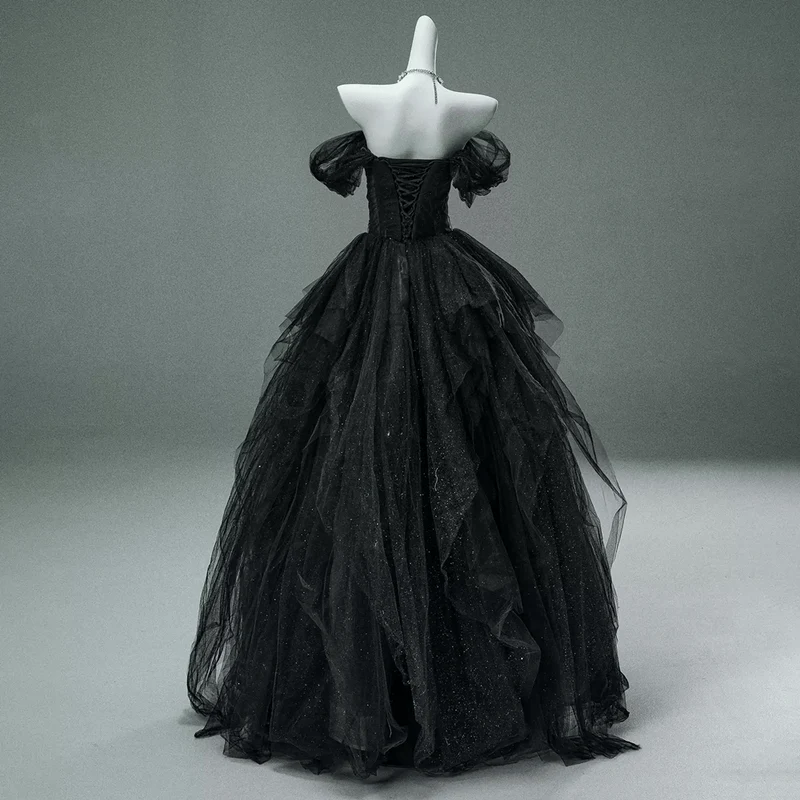 Maßgeschneidertes gotisches schwarzes Schwanen-Abendkleid mit Glitzer, mehrlagig aus Tüll, trägerlos, Hochzeitskleid