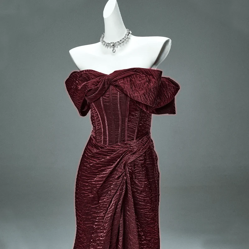 Maßgeschneidertes, gotisches, trägerloses, rotes Smokingkleid mit Schleife und Schnürung für Damen
