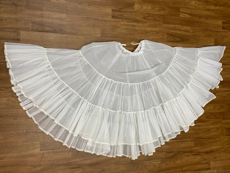 Schöner steifer Petticoat in der Farbe weiß Gr.S