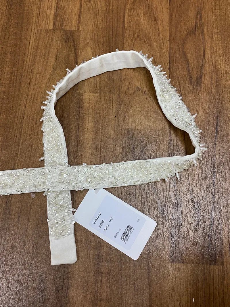 Brautgürtel mit Haarschmuck als Set für die Braut