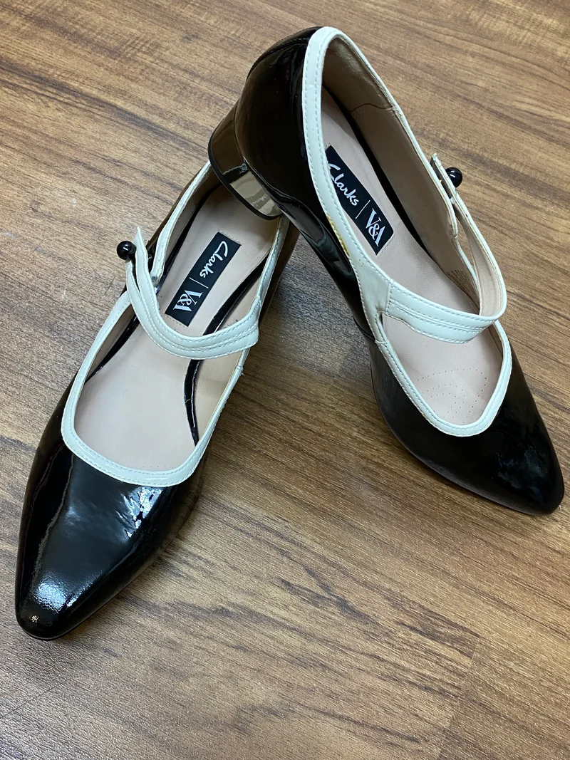 Vintage-Schuh von Clarks, Lackleder schwarz/weiß Gr.40