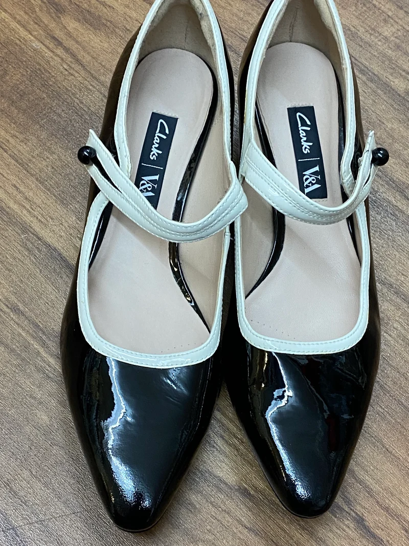 Vintage-Schuh von Clarks, Lackleder schwarz/weiß Gr.40