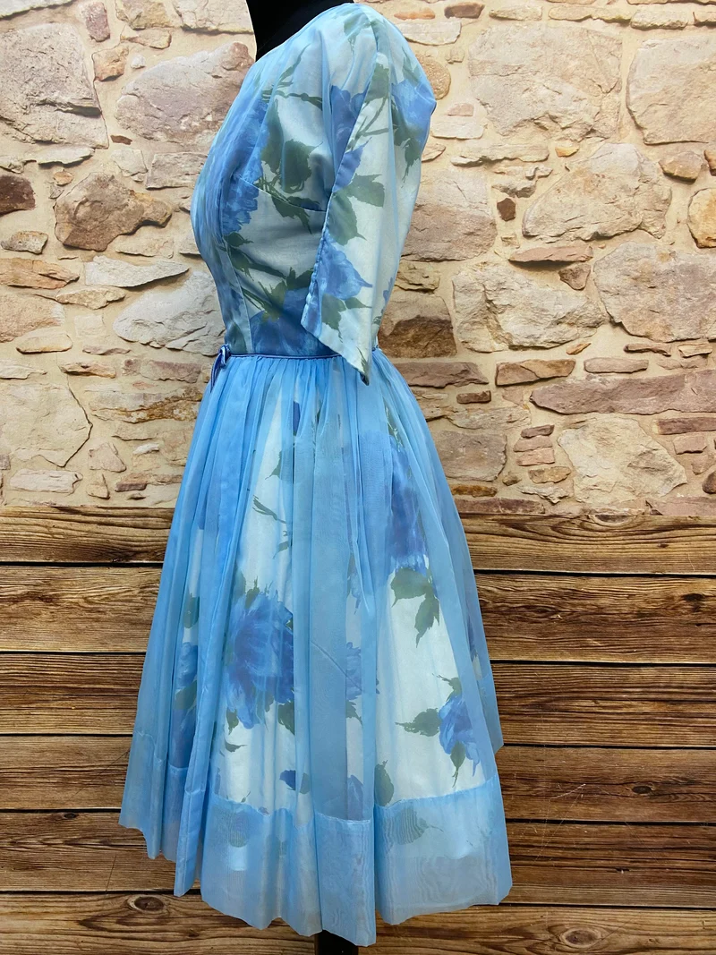 Original Vintage 50er Jahre Kleid Hellblau Gr. 32/34 – handgefertigtes Blumenkleid mit Tüllrock