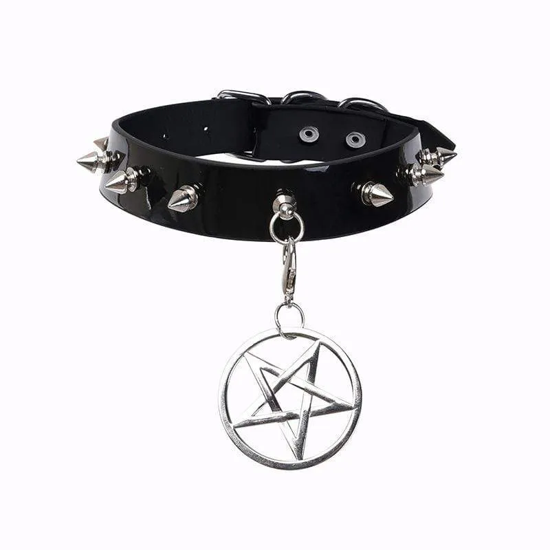 Damen Nieten Pentacle Anhänger PU Halsreifen