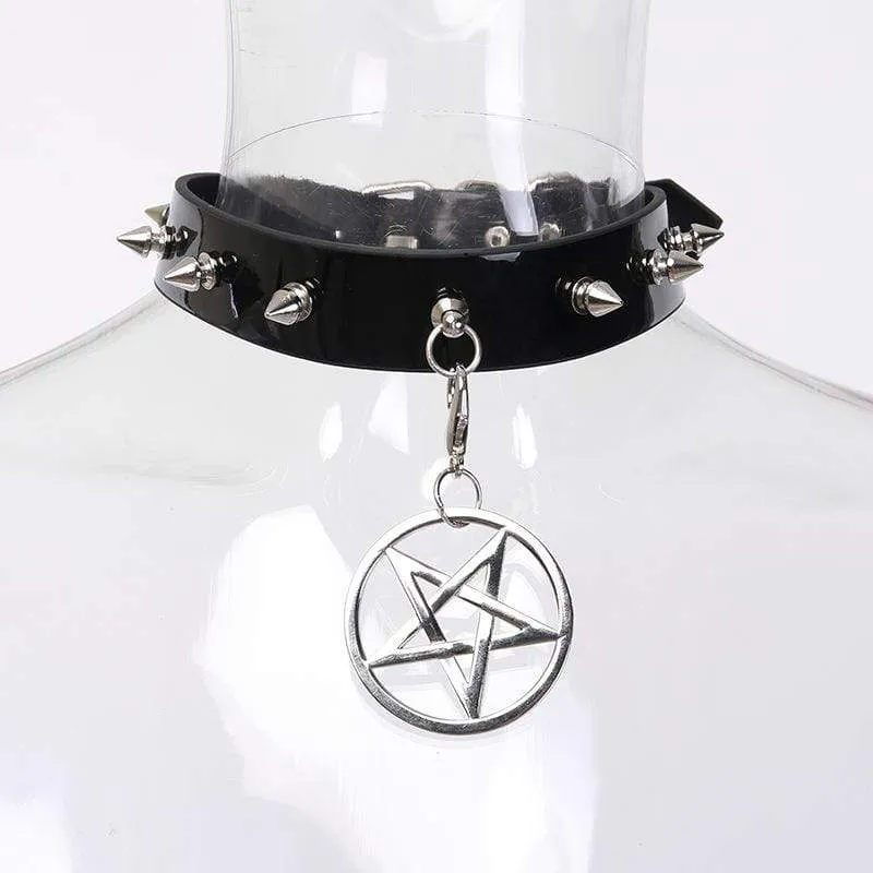 Damen Nieten Pentacle Anhänger PU Halsreifen