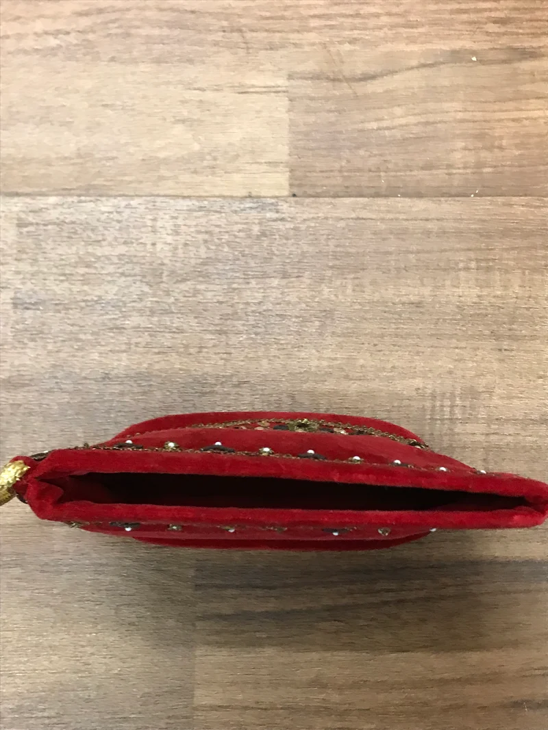 Vintage Samttasche Rot mit Perlen & Goldborte – Unikat