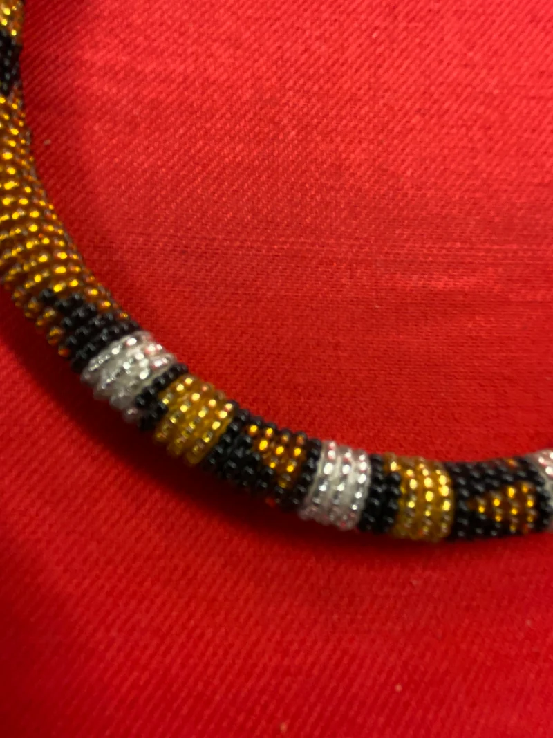 Vintage Perlen-Halskette – Gold Schwarz Silber – handgefertigt