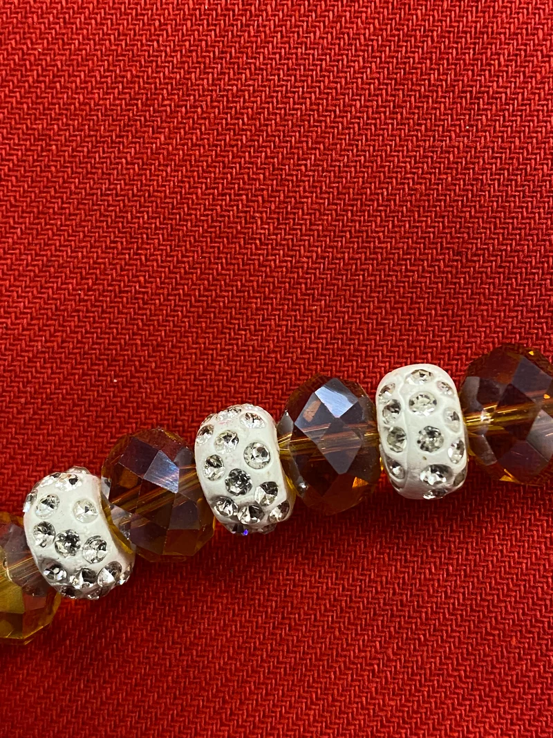 Vintage Perlenkette mit funkelnden Kristallakzenten
