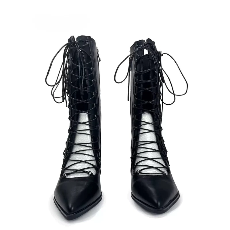Punk-Stiefeletten für Damen mit gekreuzten Schnürungen, Cut-outs, spitzer Zehenpartie und Blockabsatz