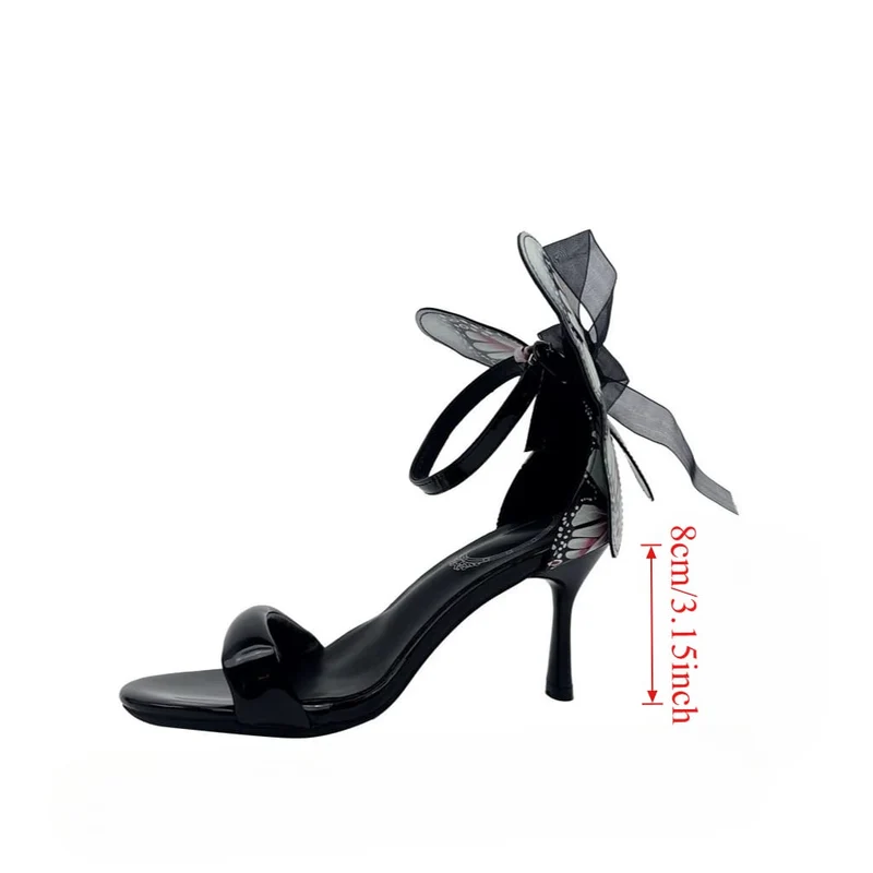 Gothic-Sandalen für Damen mit Schmetterlingsdekor, Knöchelriemen und Schnalle, offener Zehenpartie und Stilettoabsatz