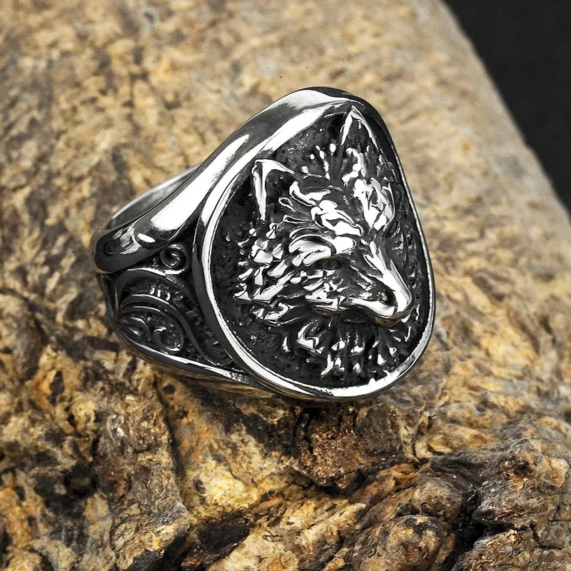 Punk-Ring für Herren mit antikisiertem, 3D-geformtem Wolfskopf